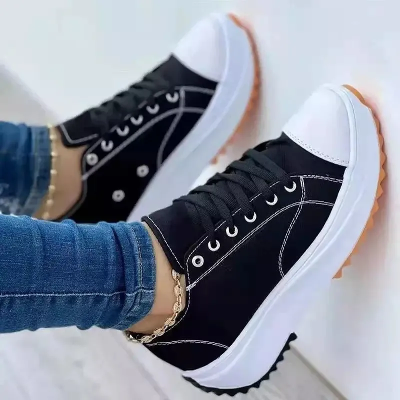 Chaussure d'été prévue pour semelles orthopédiques